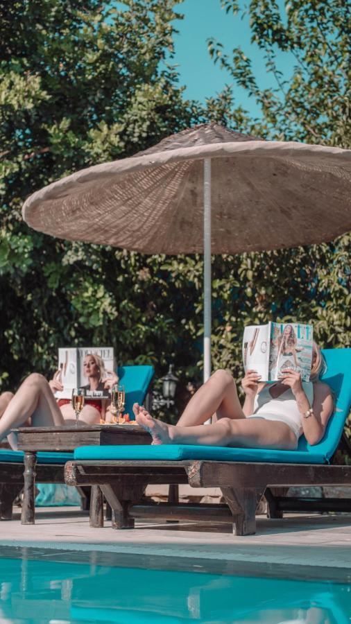 Orino Suites Cedit Luaran gambar