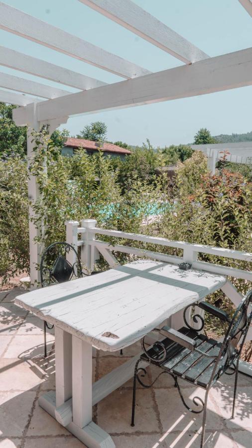 Orino Suites Cedit Luaran gambar